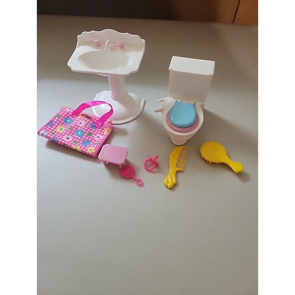 Vtg 1996‎ Kelly Potty Training Accessories replacements Barbie Little sister